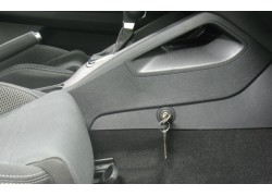 Бесштыревой блокиратор AКПП Гарант Консул для Volkswagen SCIROCCO 2009-2015 Бесштыревой блокиратор AКПП Гарант Консул для Volkswagen SCIROCCO 2009-2015