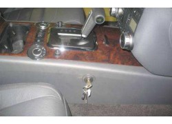 Бесштыревой блокиратор AКПП Гарант Консул для Volkswagen TOUAREG 2006- 2010  Бесштыревой блокиратор AКПП Гарант Консул для Volkswagen TOUAREG 2006- 2010